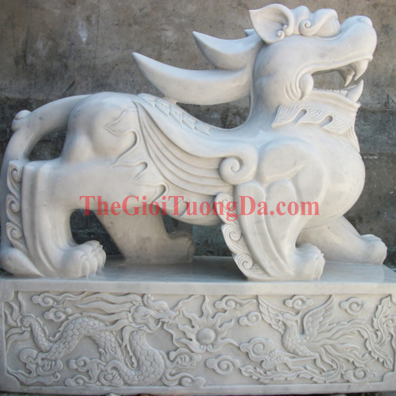The Ty Huu Statue