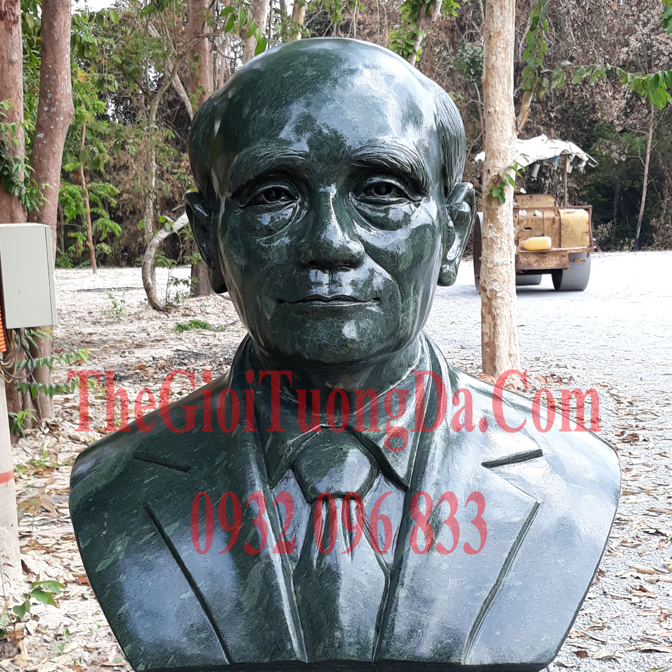 Nguyen Van Huong Portrait Statue
